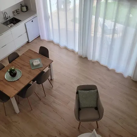 Egeria Casa Jardín *